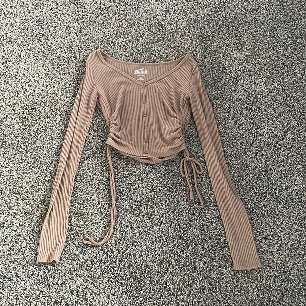 Brown long sleeved crop top from hollister